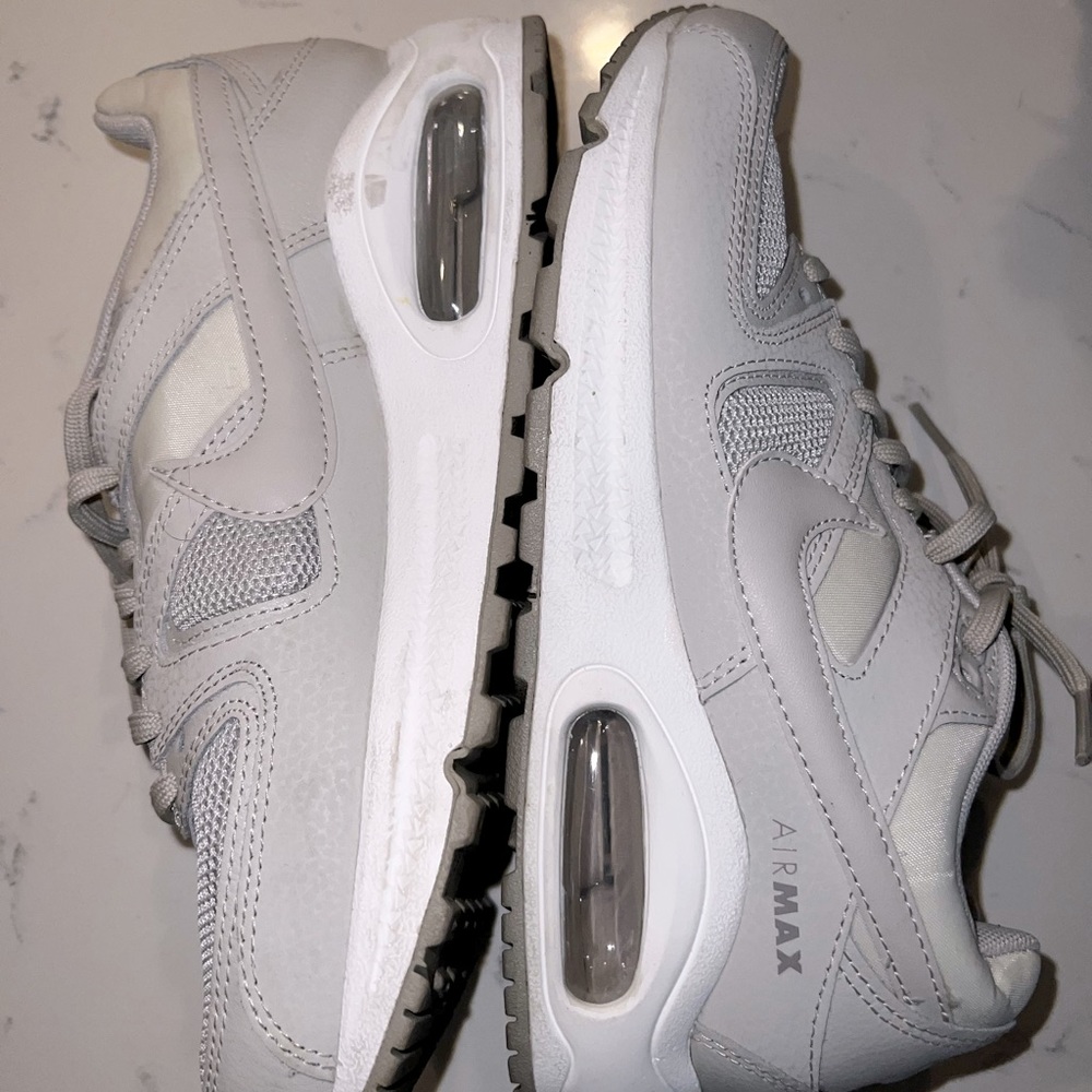 Nike Air Max - Picture 2 of 5